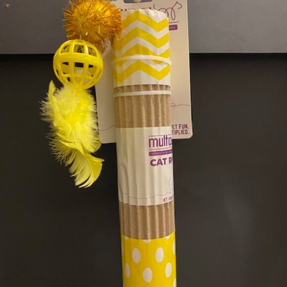 Multipet: Yellow Cat Roller w/ a bell, and a feather - Picture 6 of 6